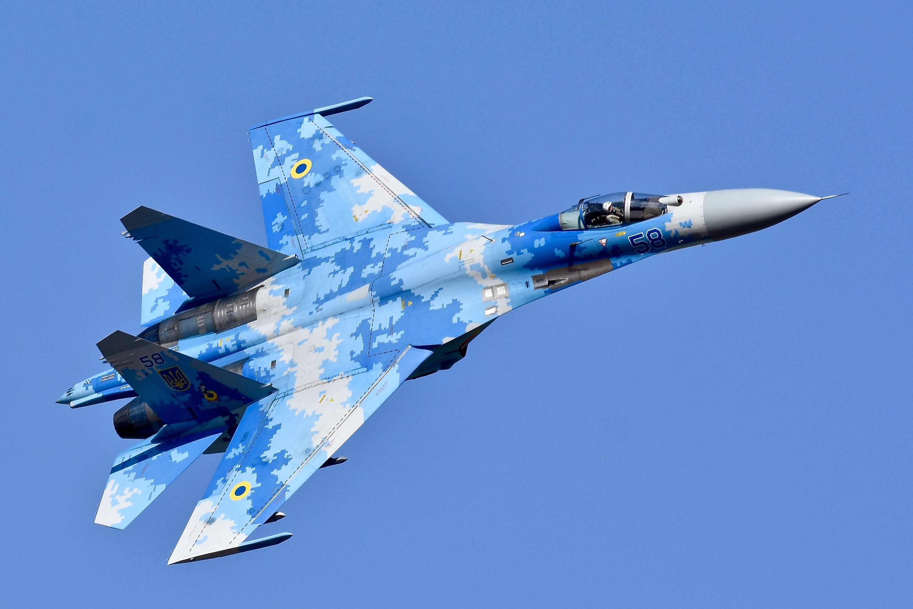 fighter-jet-Sukhoi Su-27P