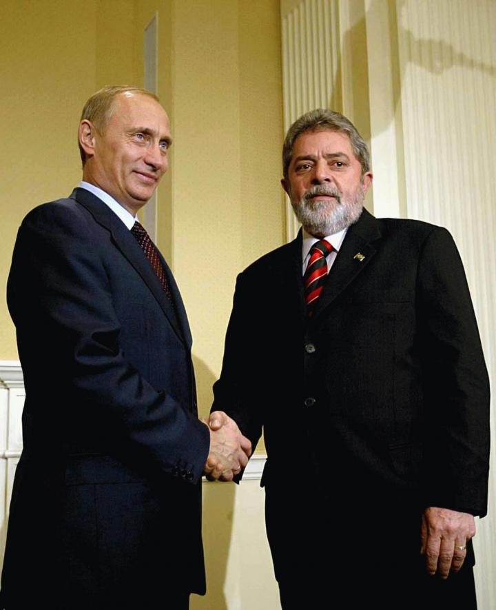Vladimir_Putin_with_Luiz_In%C3%A1cio_Lula_da_Silva-1.jpg