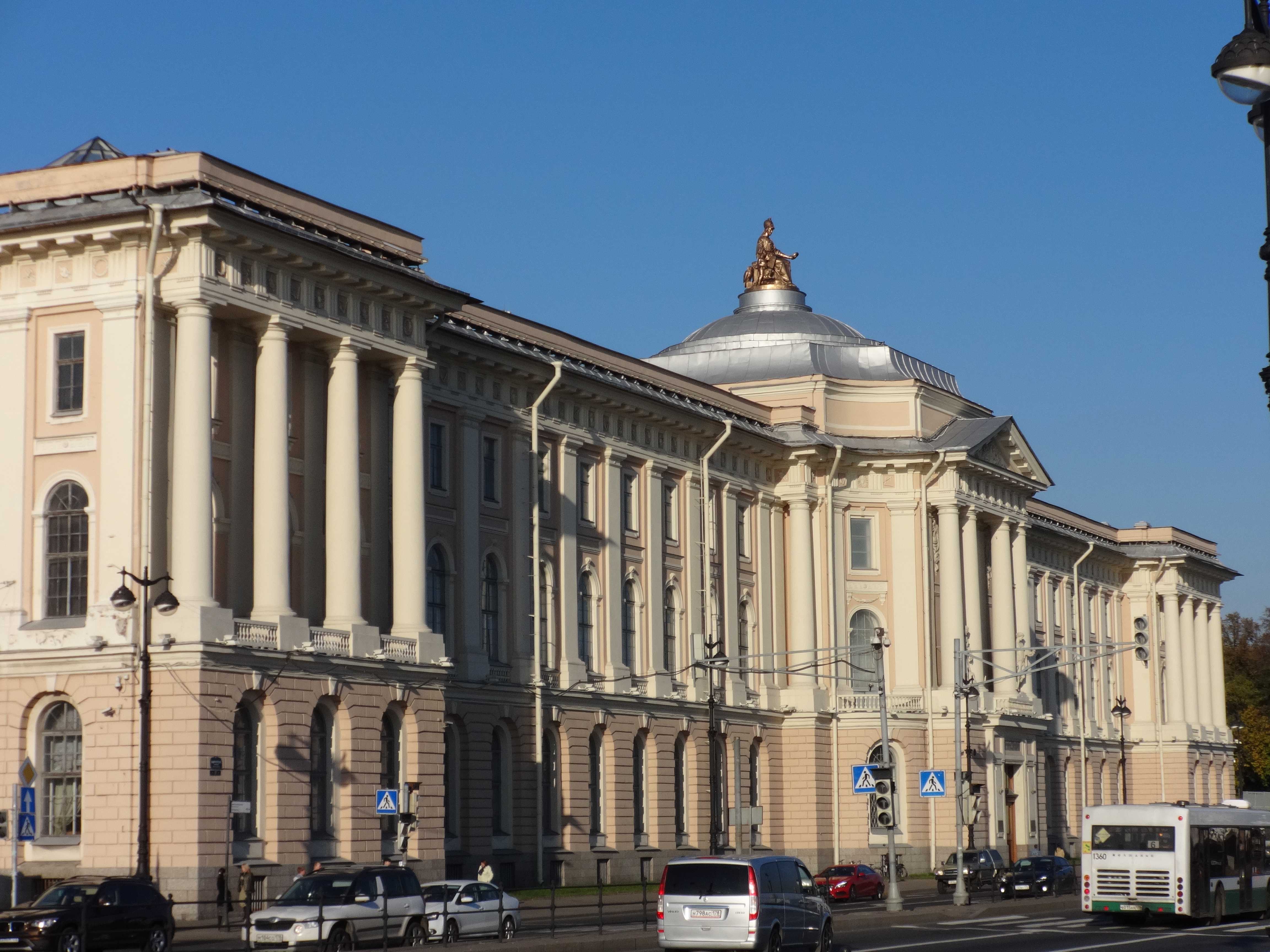 Академия художеств в петербурге. Университетская набережная Академия художеств. Здание Академии художеств в Петербурге. Фасад Академии художеств в Петербурге. А.Ф. Кокоринов - здание Академии художеств..