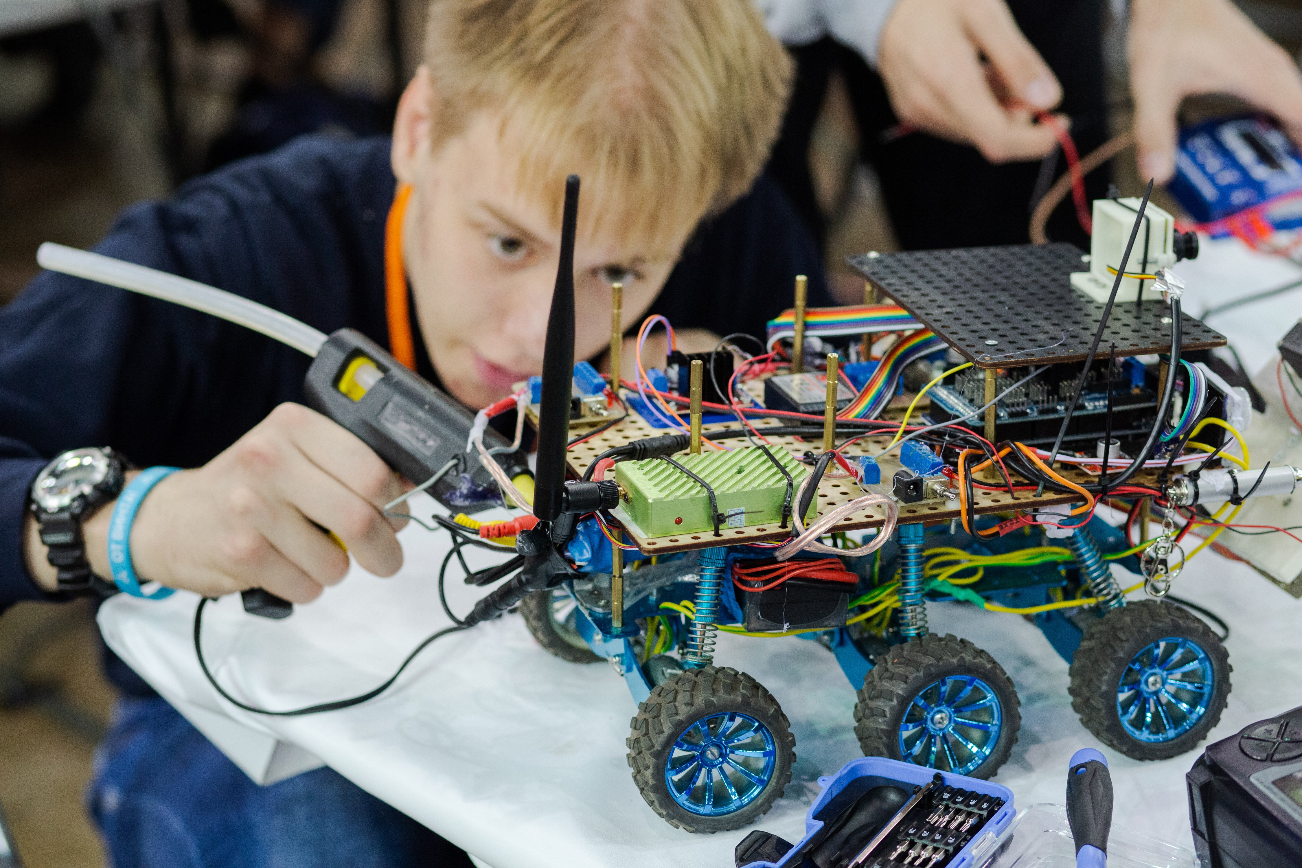 File:Сhildren's robotics.jpg - Wikimedia Commons