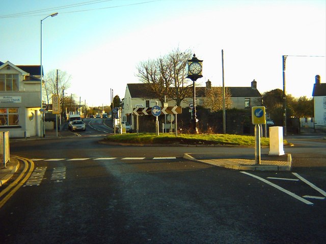 File:Beddau Square.jpg