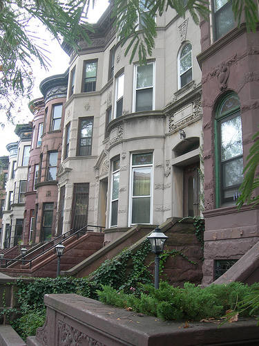 File:Brooklyn brownstones in Stuyvesant Heights built between 1870-1899.jpg