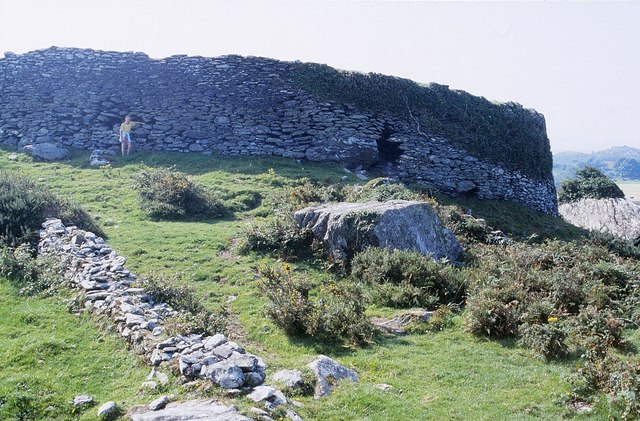 File:Cathair Dónall (Caherdaniel) Ring Fort - geograph.org.uk - 1432501.jpg