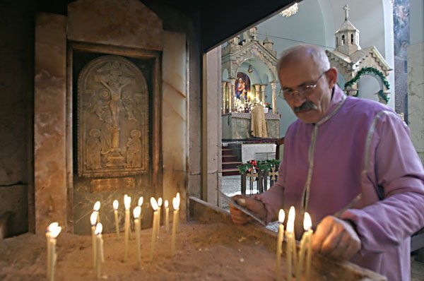 File:Christmas Day, Saint Sarkis Cathedral, Tehran (10 8410030496 L600).jpg