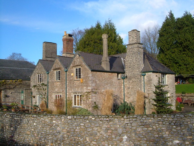 File:Cider Press Centre, Shinners Bridge, Dartington - geograph.org.uk - 293080.jpg