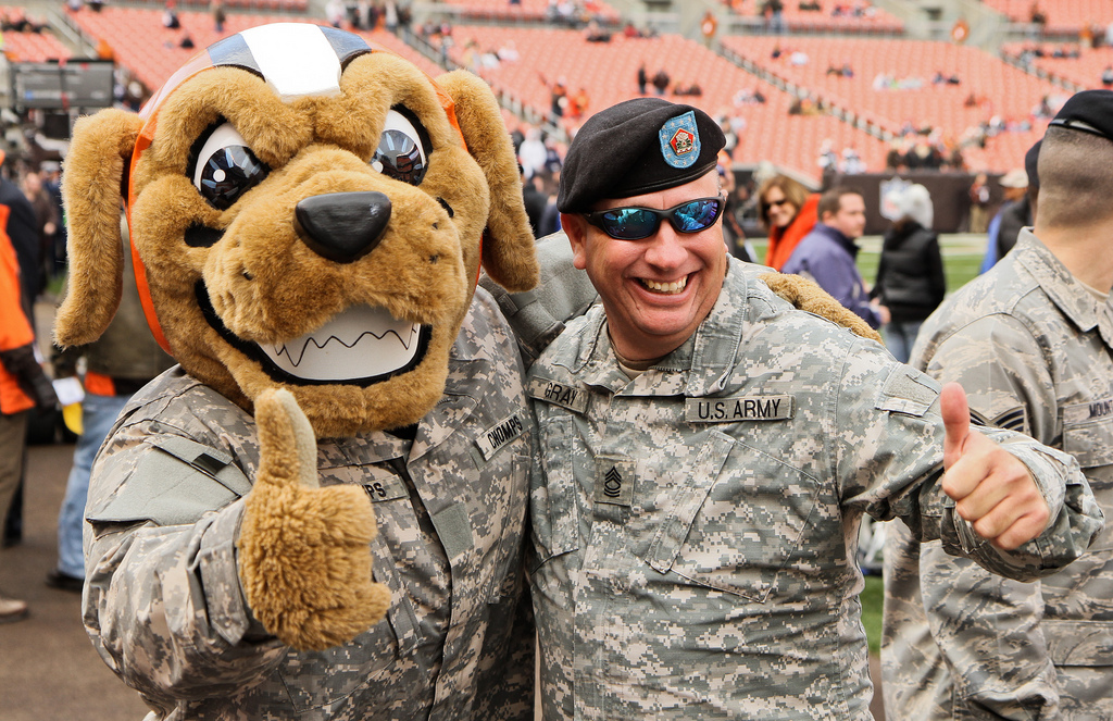 File:Cleveland Browns mascot Chomps with the National Guard.jpg