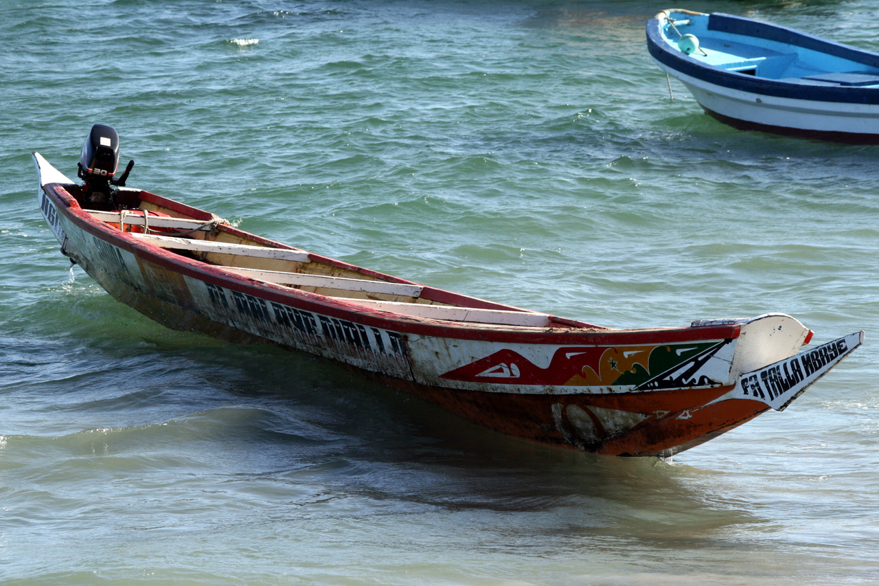 Dakar - Pirogue.JPG - CaptainHaddock.