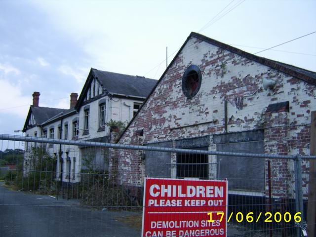 File:Ellesmere's Disused Dairy - geograph.org.uk - 188173.jpg