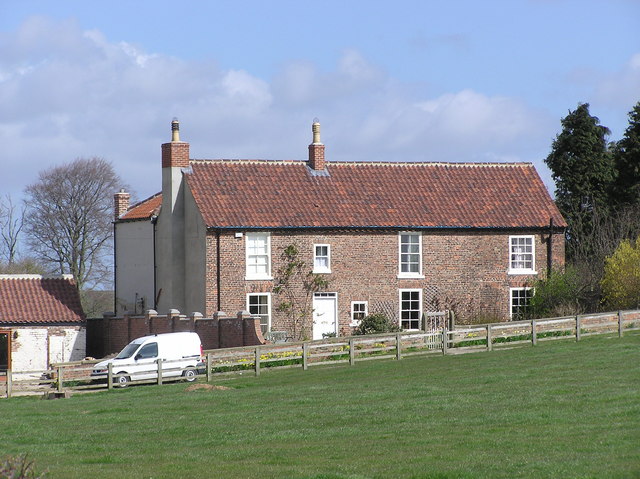 File:Elly Hill House Farm. - geograph.org.uk - 150912.jpg