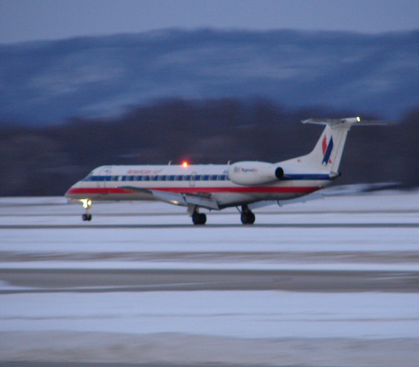 Embraer arrival (373573496).jpg