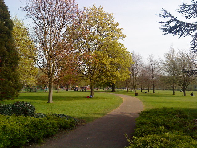 File:Footpath on Lammas Land - geograph 1824369.jpg