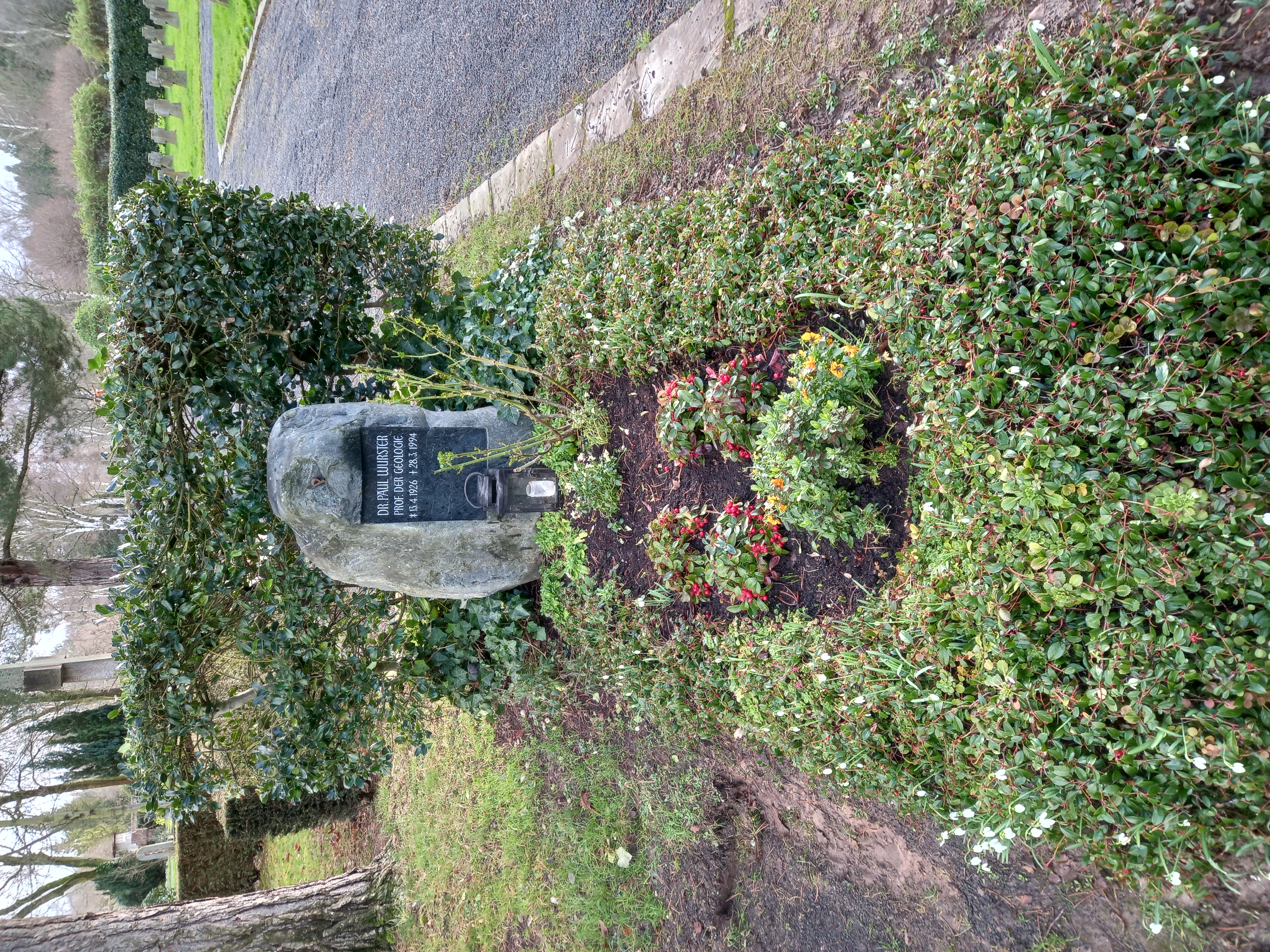 Das Grab von Paul Wurster auf dem [[Zentralfriedhof Bad Godesberg