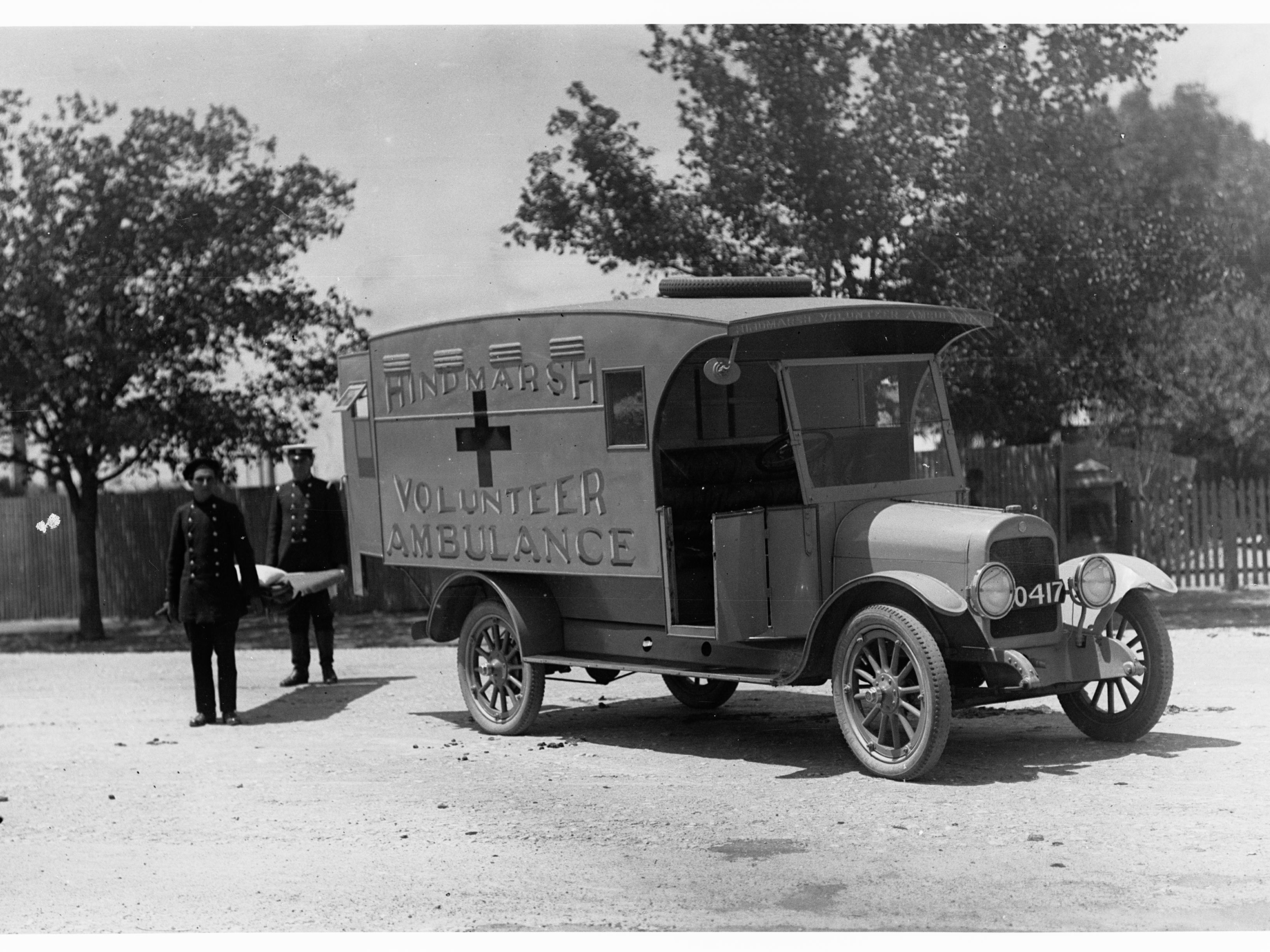 File:Hindmarsh Volunteer Ambulance(GN13841).jpg - Wikimedia Commons