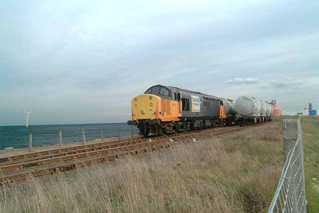 File:Industrial siding to Alcan terminal, North Blyth - geograph.org.uk - 69995.jpg