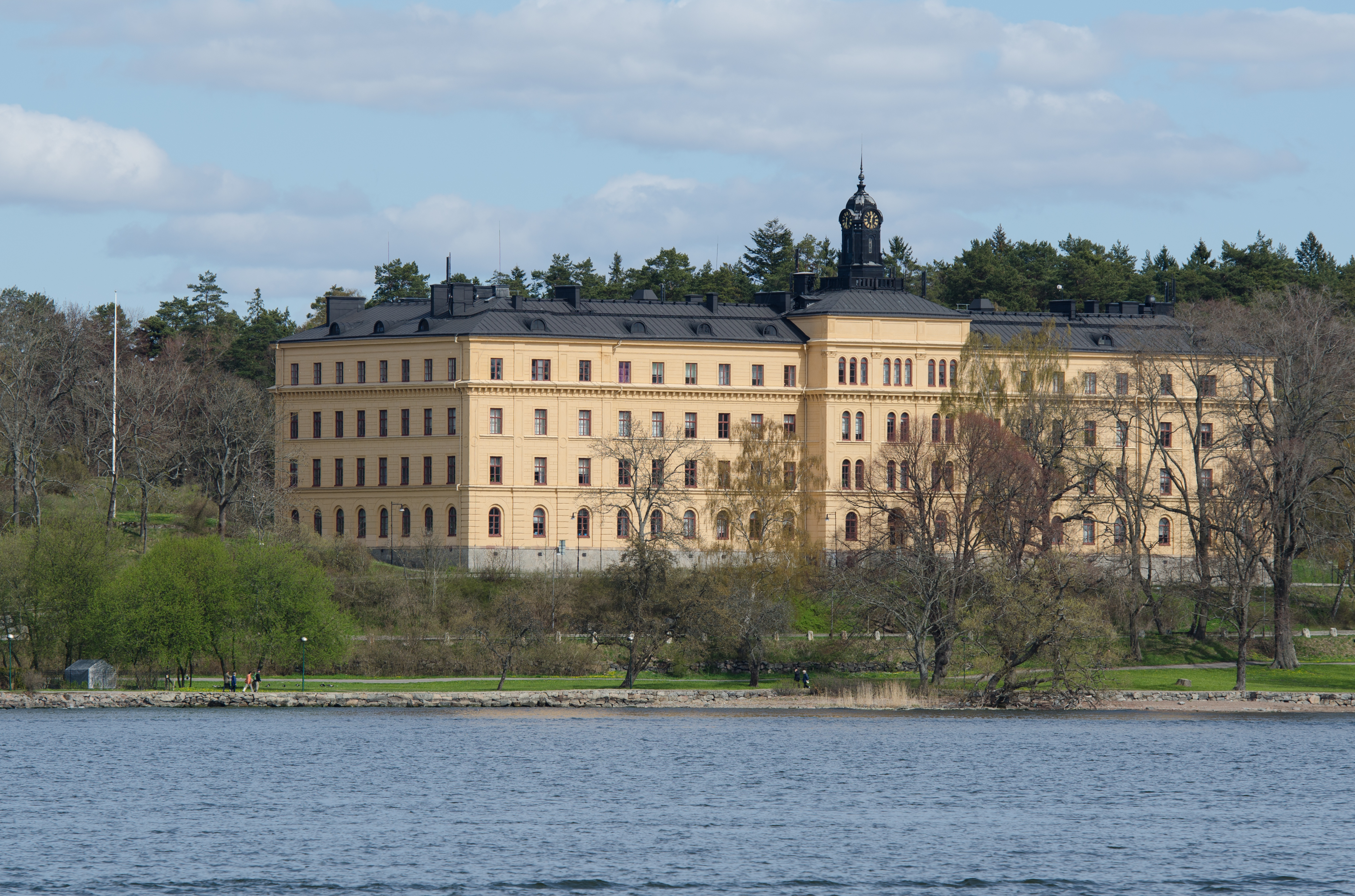 Гимназии в Швеции в Стокгольме