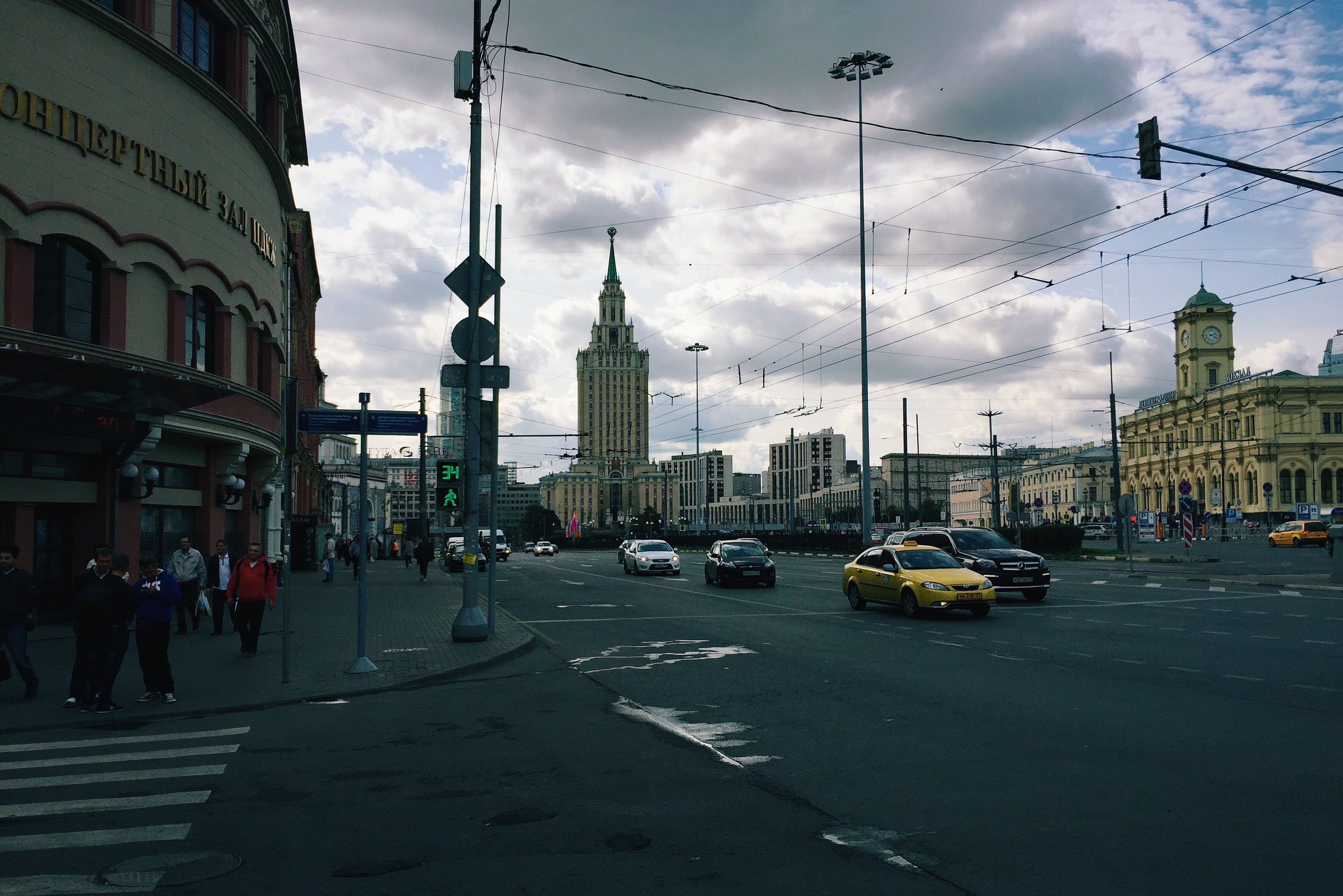 Белая площадь Москва.