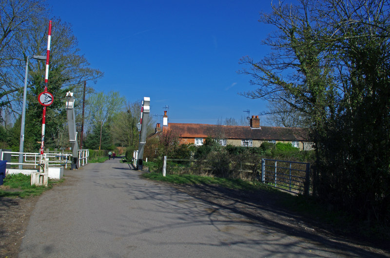 File:North Warnborough - Drawbridge - geograph.org.uk - 2952232.jpg