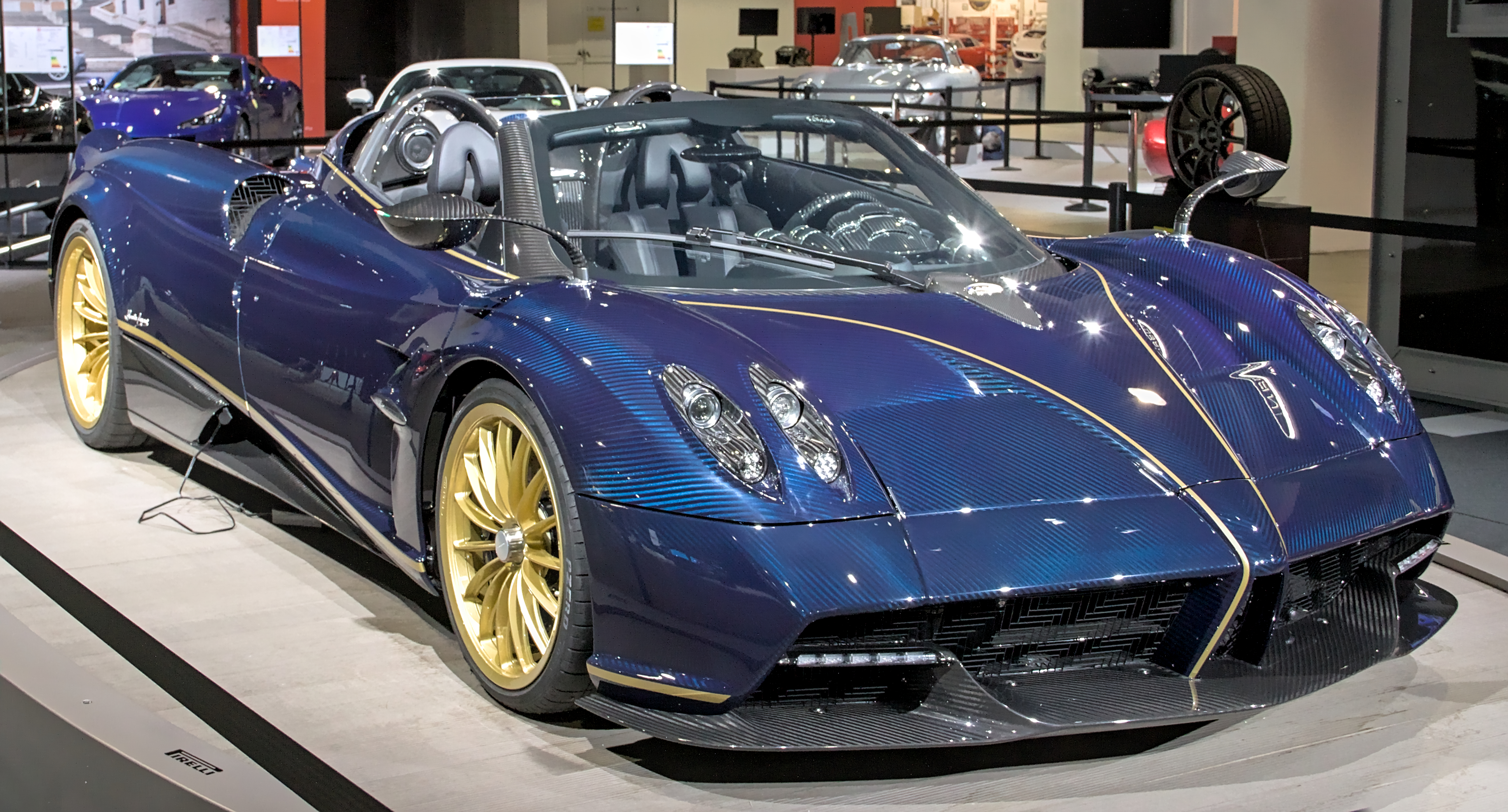 File:Pagani Huayra Roadster Auto Zuerich 2021 IMG 0138.jpg - Wikimedia  Commons