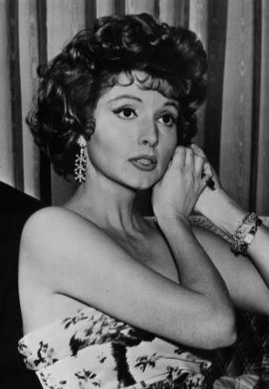 <span class="mw-page-title-main">Patricia Barry</span> American actress (1921–2016)