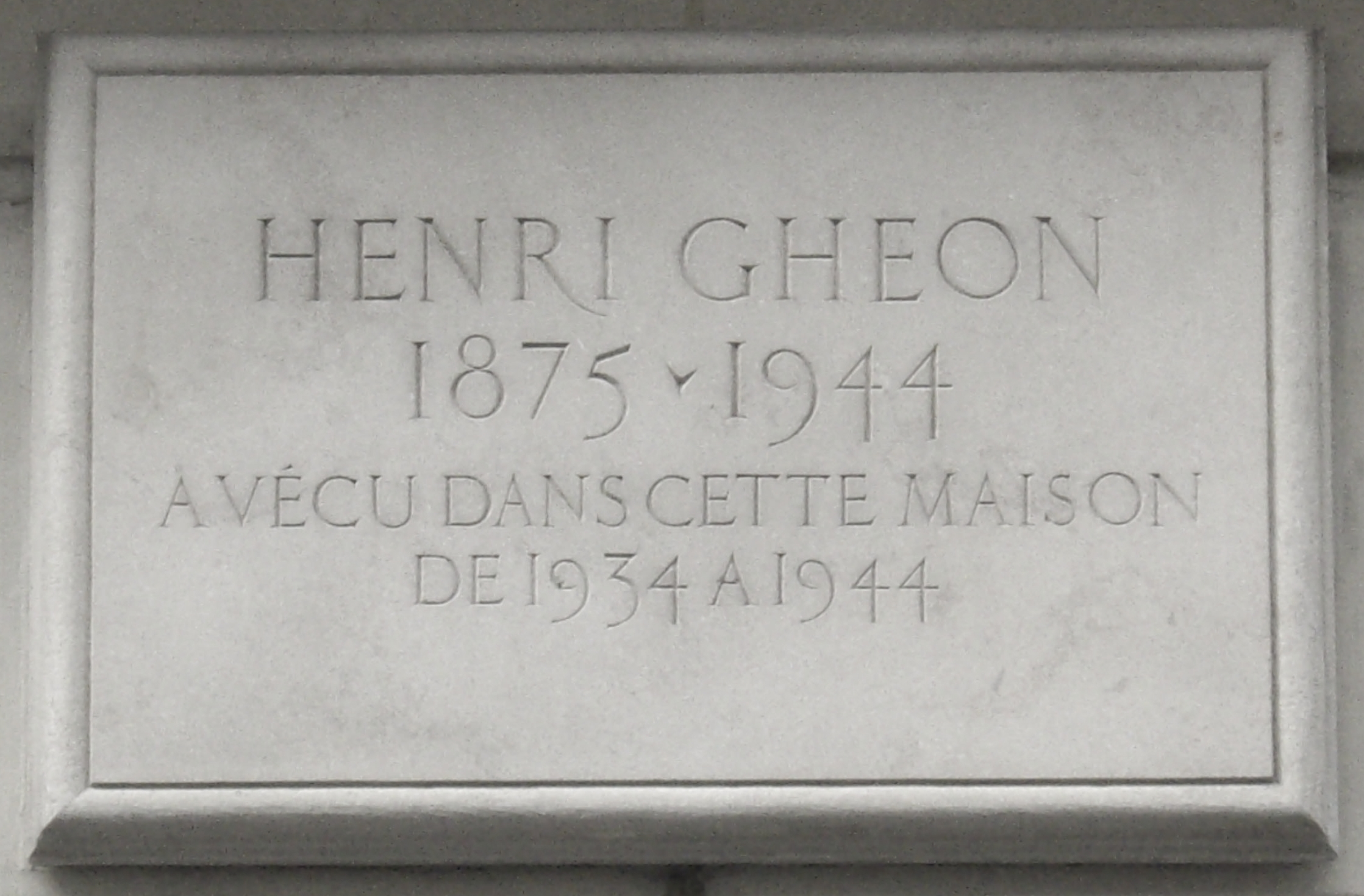 Placa conmemorativa en el domicilio parisiense de Henri Ghéon, en el número 68 de la calle Saint-Didier