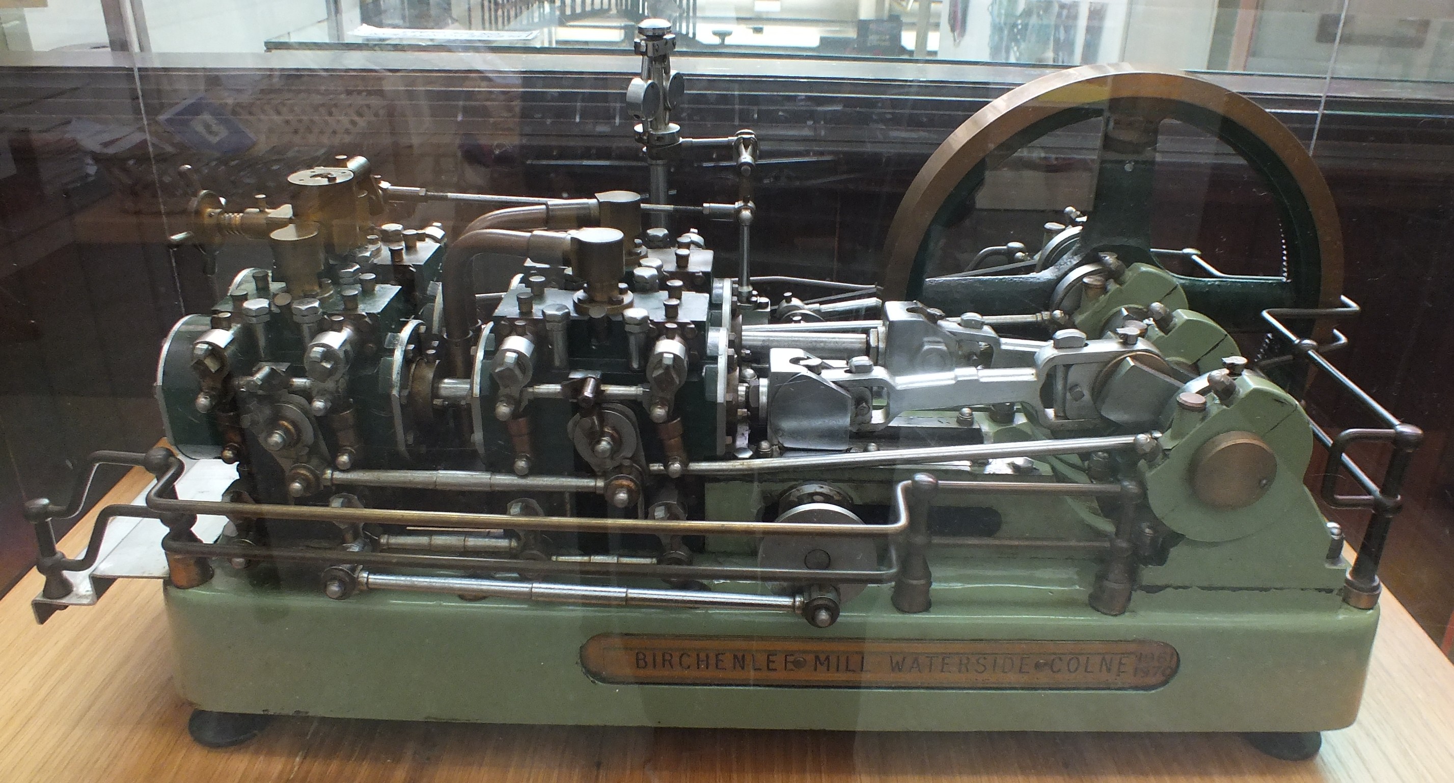 File:QSMM Model Twin Tandem Compound Steam Engine 2749.JPG ...