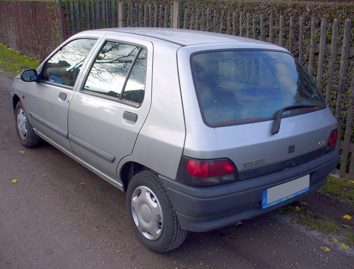 File:Renault Clio II Phase I Fünftürer 1.2 Heck.JPG - Wikipedia