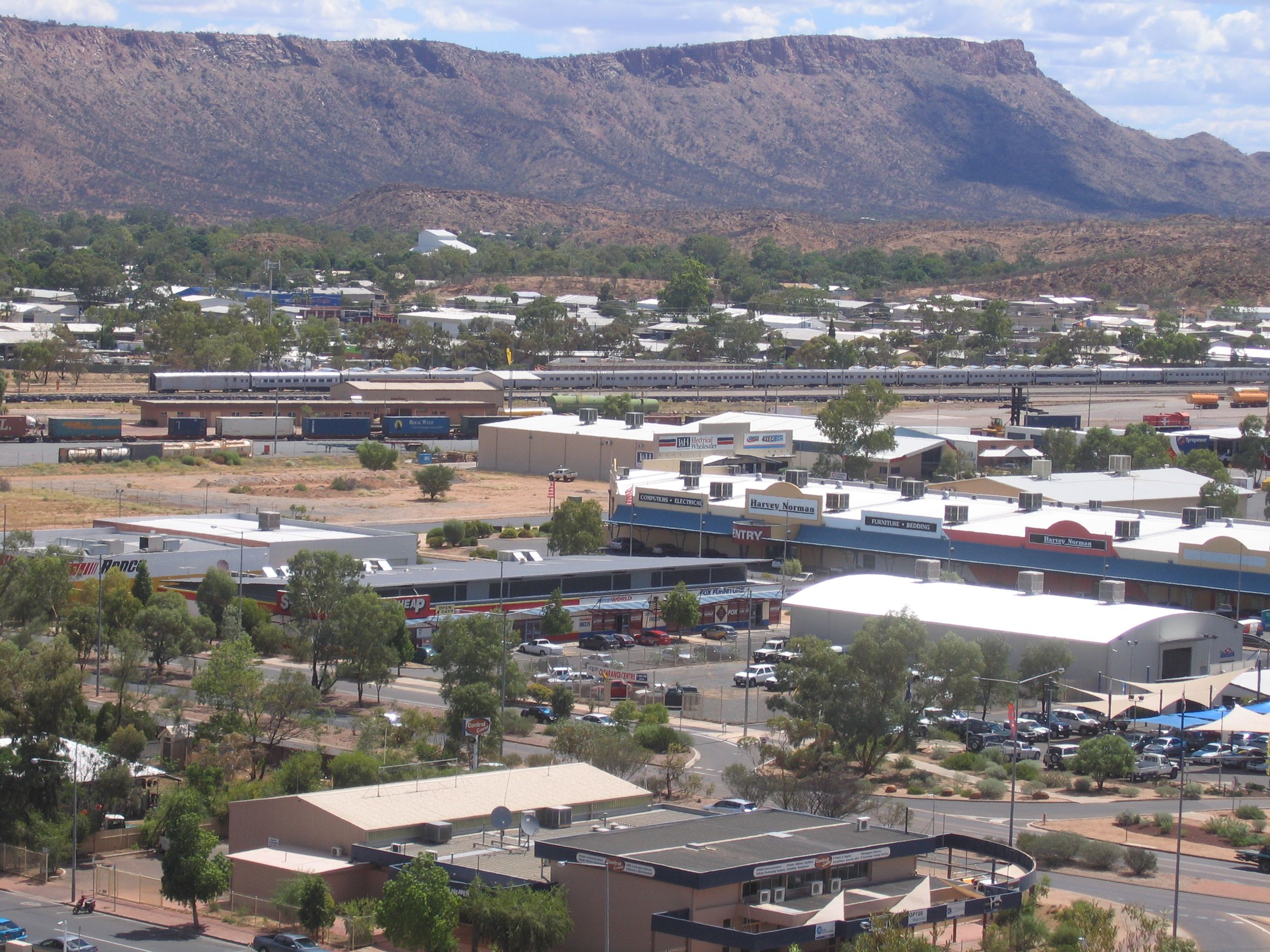 Bahnhof mit „[[The Ghan