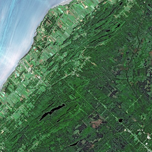 File:Saint Lawrence River SPOT 1298.jpg