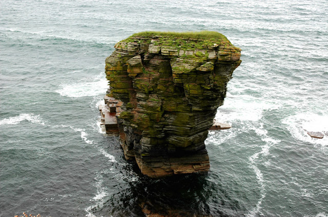 File:Stack of Roo - geograph.org.uk - 510729.jpg