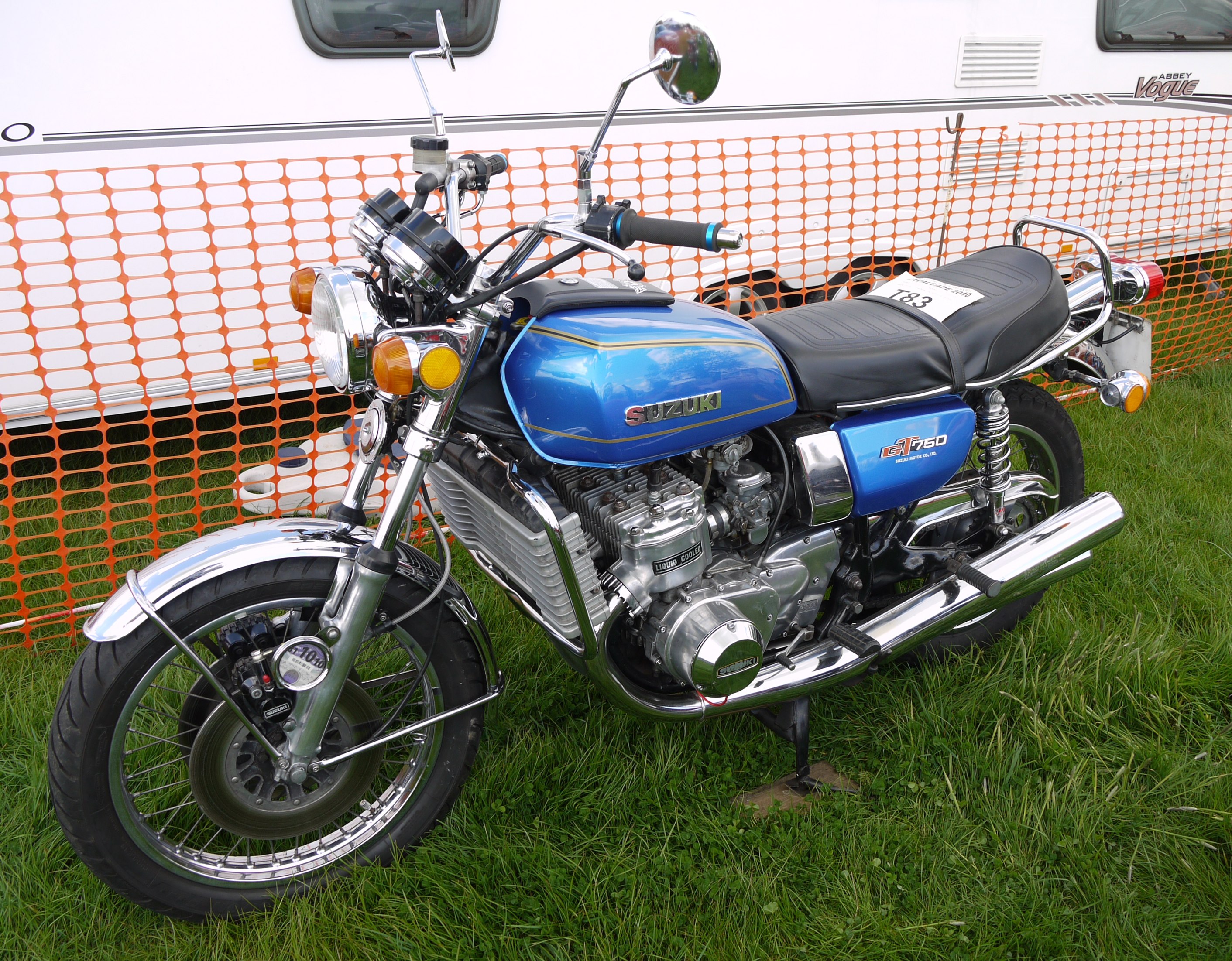 Suzuki GT750: Suzuki's big wet triple - Old Bike Australasia