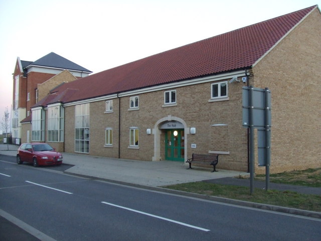 Small picture of Cambourne Community Centre (The Hub) courtesy of Wikimedia Commons contributors