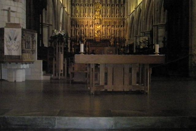 File:The altar at Southwark Cathedral - geograph.org.uk - 1258004.jpg