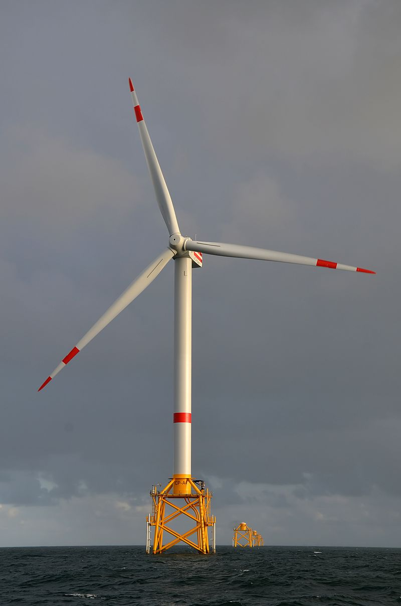 File:Una turbina eolica nel Mare del Nord.png - Wikimedia Commons