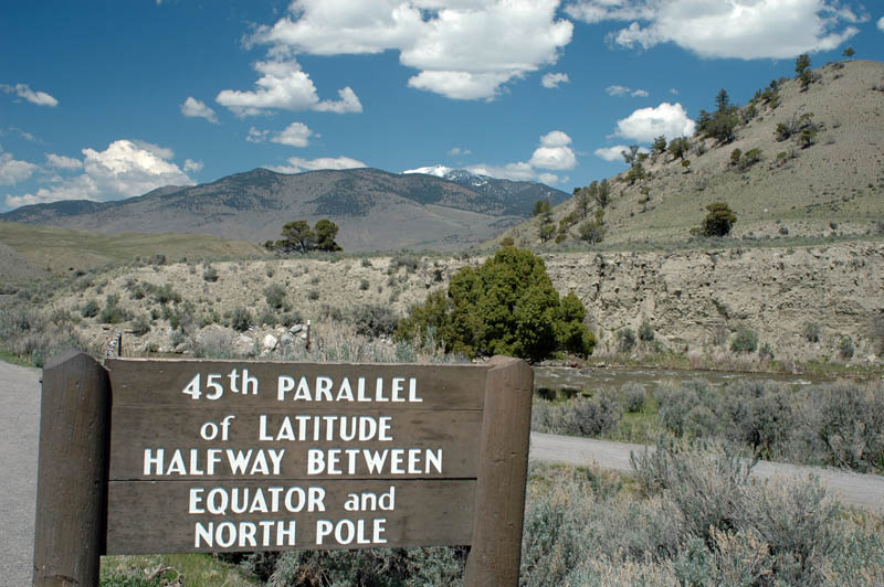 File:45th Parallel Sign, Yellowstone Park.jpg