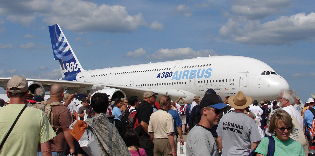 A380 AIRBUS @ EAA AirVenture 2009 (3768111896).jpg