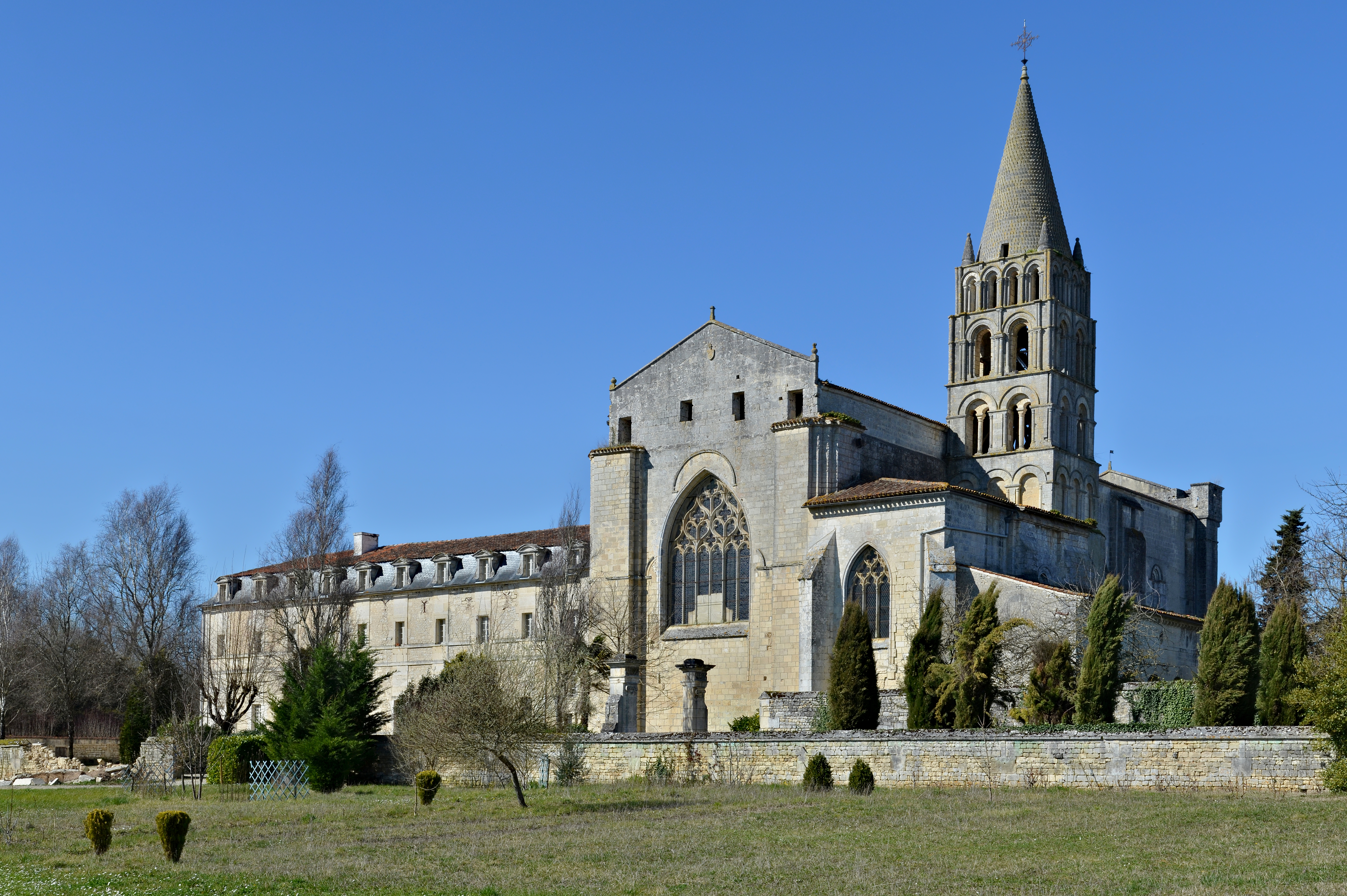Abbaye de Bassac null France null null null null