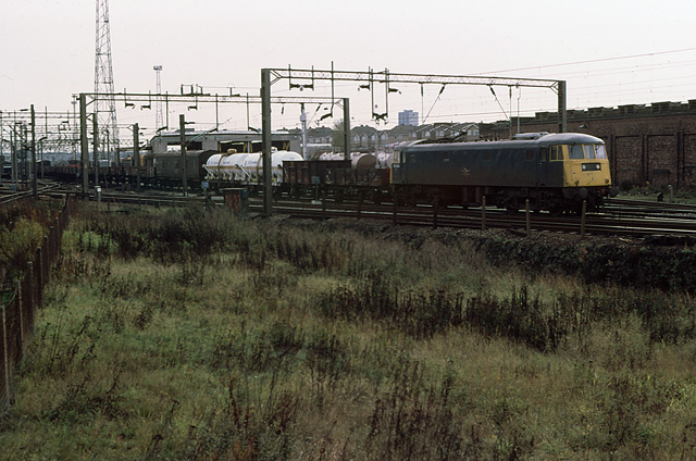 File:Bescot Yard - geograph.org.uk - 665600.jpg