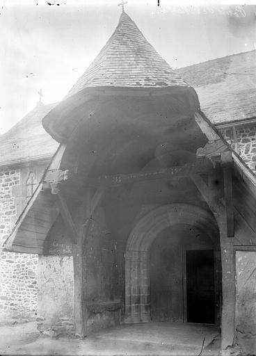 File:Eglise Saint-Martin de Lamballe, Côtes d'Armor, porche sud Sap01 mh033362 p.jpg