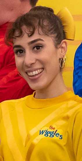 File:Evie Wiggle (cropped).jpg