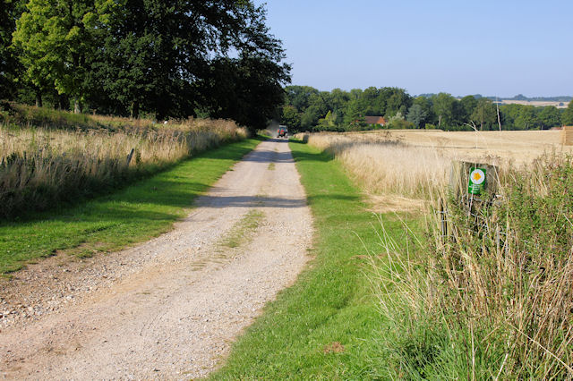 Farm Track Crossing the Itchen Way - geograph.org.uk - 952377