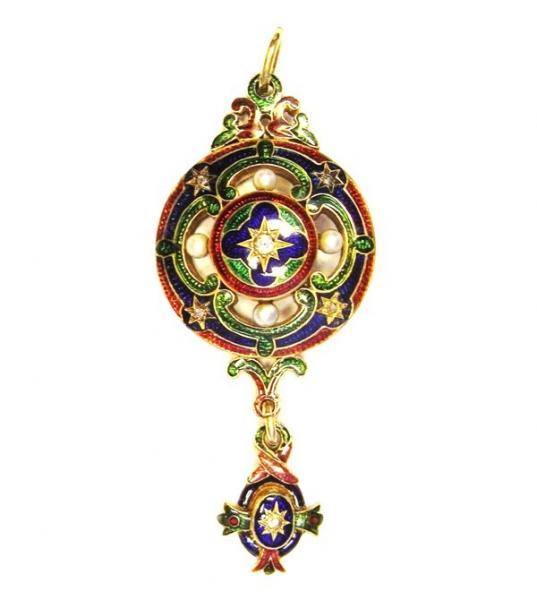 https://upload.wikimedia.org/wikipedia/commons/a/ad/Holbeinesque_Pendant01.jpg