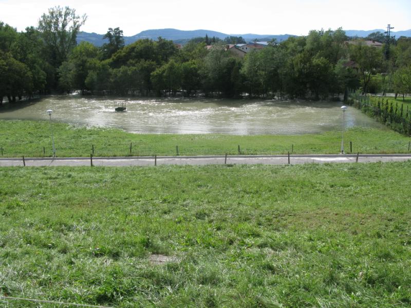 File:Hubelj 2010 floods (1).jpg