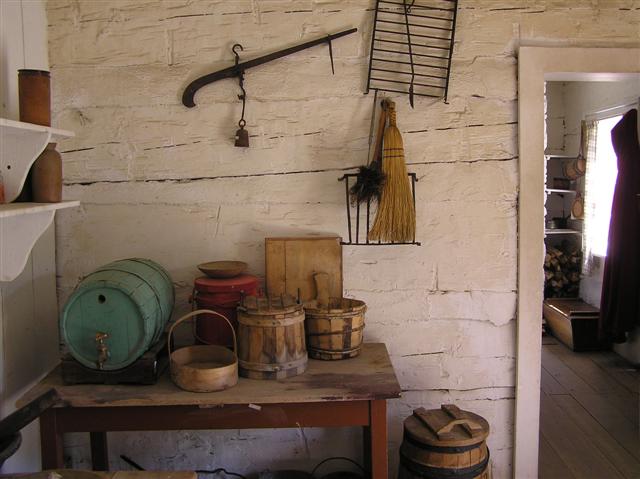 File:Interior, Pennsylvania Log House - geograph.org.uk - 1303937.jpg