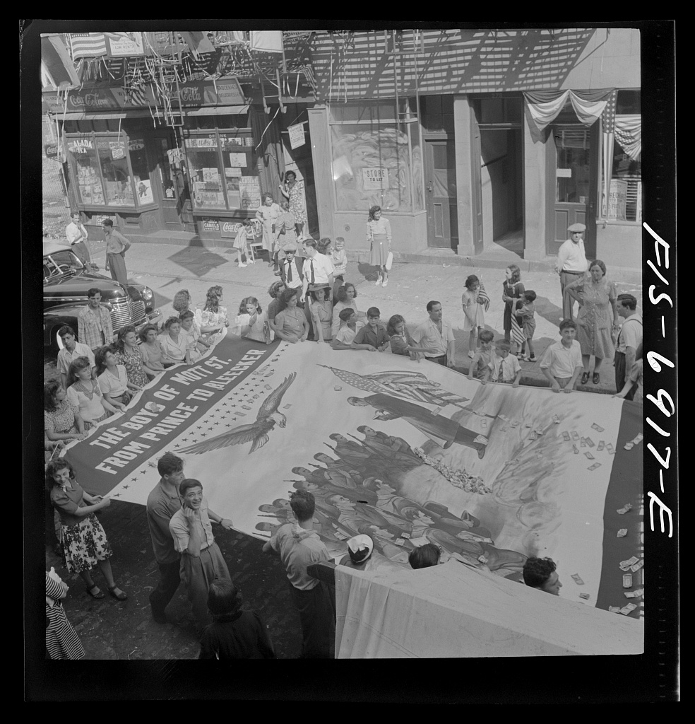 File:Italian-Americans of Mott Street raising a flag 8d21747v.jpg -  Wikipedia