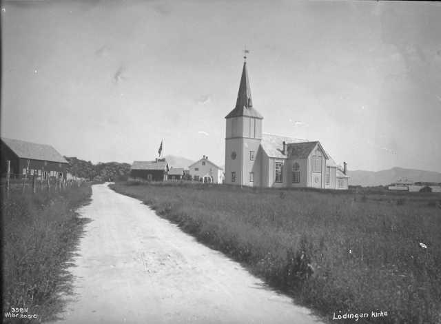 File:Lødingen kirke 1930 Wilse NF.W 35811.jpg