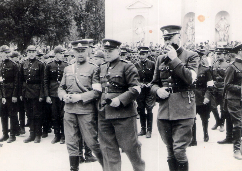 Lithuanian insurgents (LAF) and soldiers of the Lithuanian Army in Cathedral Square, Vilnius after the city was liberated from the Soviets