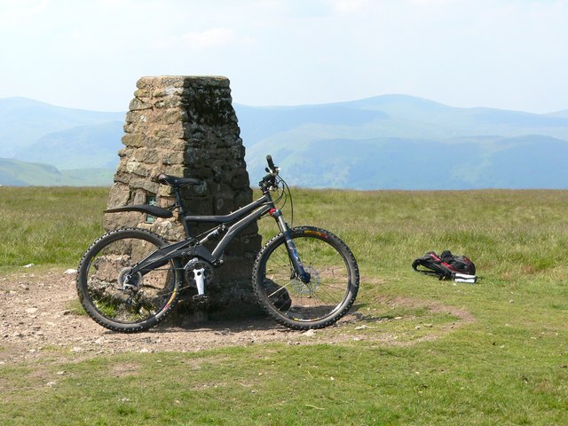 File:Loadpot Hill, trig point. - geograph.org.uk - 309644.jpg