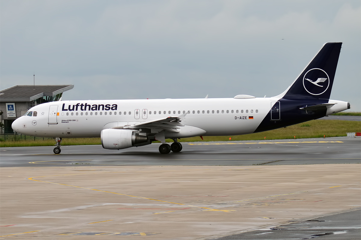 Picture Lufthansa Airbus A320-214 D-AIZE