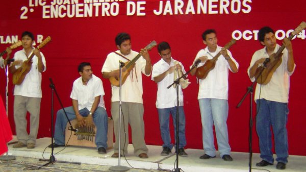 File:Marimbol-Son-Jarocho.JPG