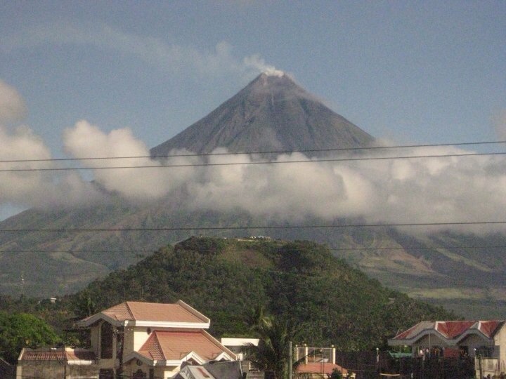 File:Mayon Volcano and Ligñon Hill.jpg